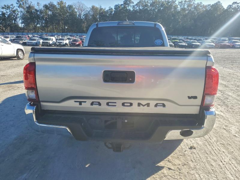 Фото 6 - TOYOTA TACOMA