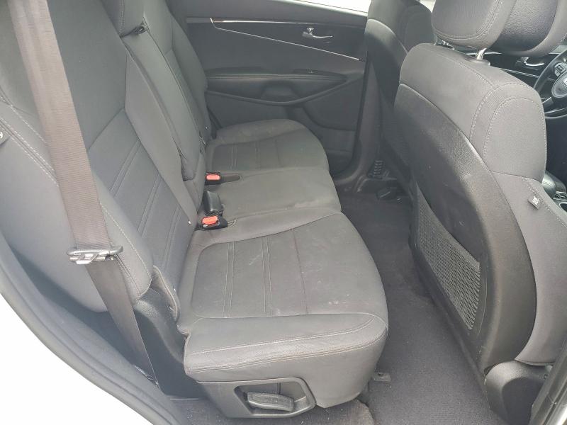 Фото 10 - KIA SORENTO