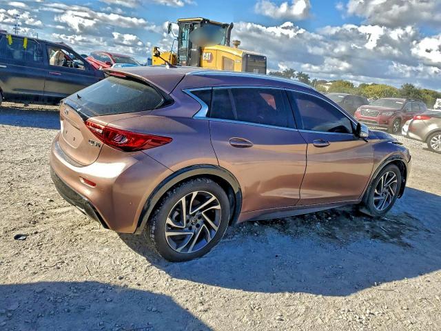 Фото 3 - INFINITI QX30
