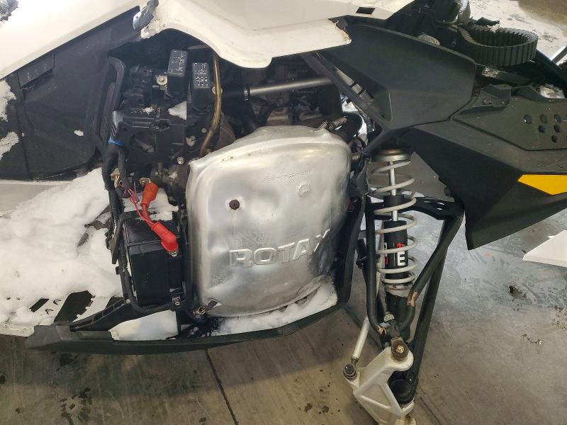 SKI-DOO SNOWMOBILE 2013