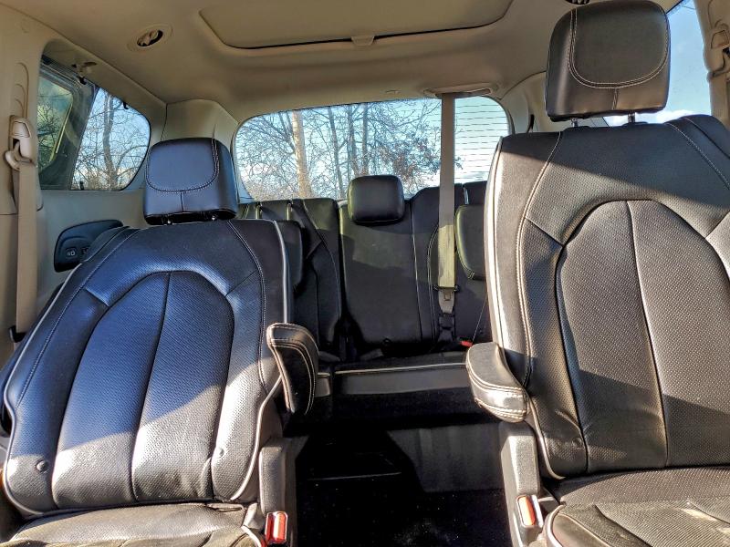 Фото 10 - CHRYSLER PACIFICA