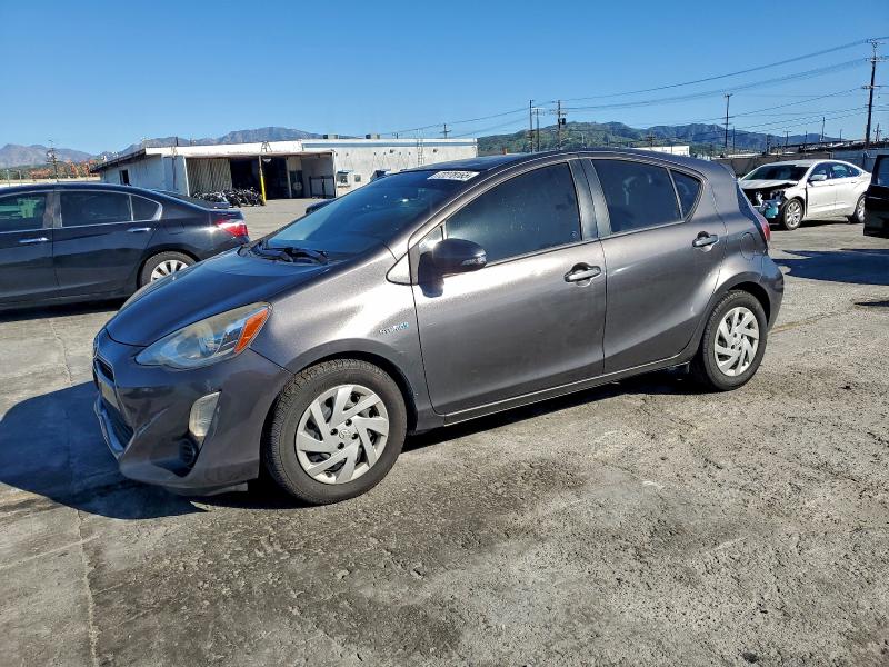 Фото 1 - TOYOTA PRIUS