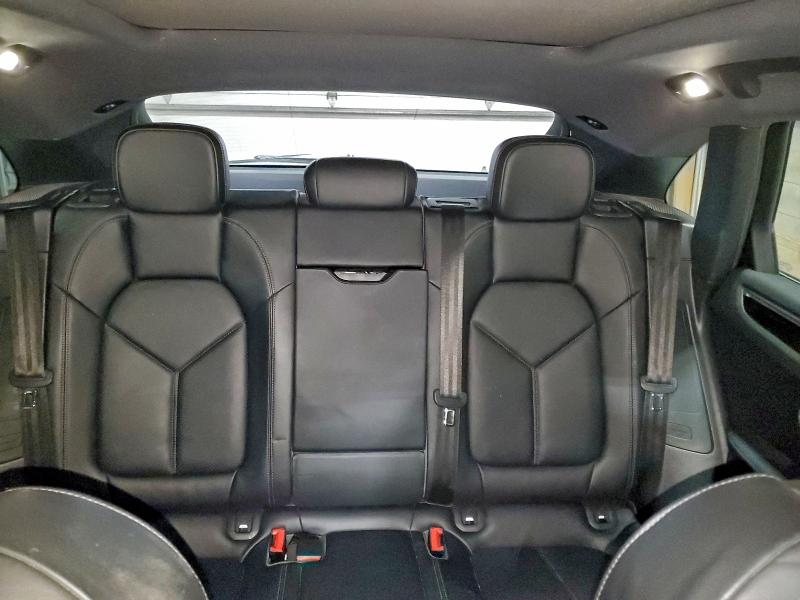 Фото 10 - PORSCHE MACAN