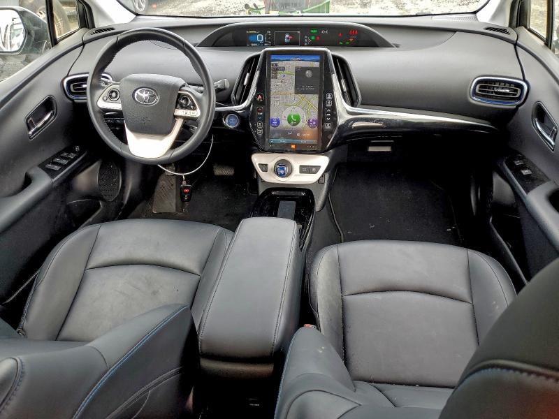 Фото 8 - TOYOTA PRIUS