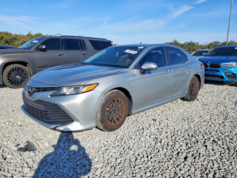 Фото 1 - TOYOTA CAMRY