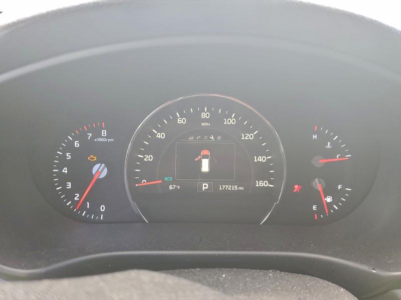 Фото 9 - KIA SORENTO