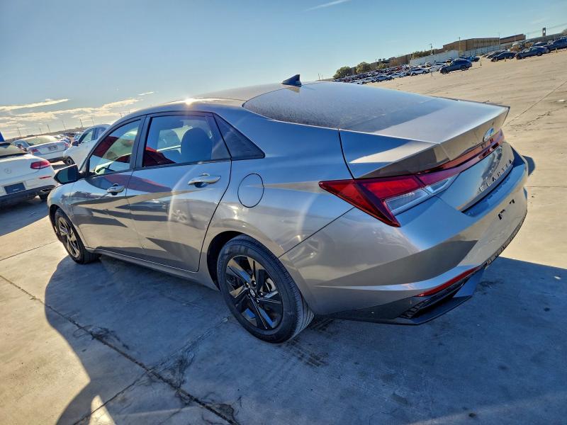 Фото 2 - HYUNDAI ELANTRA