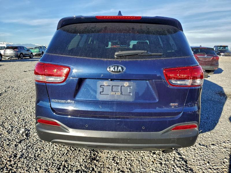 Фото 6 - KIA SORENTO