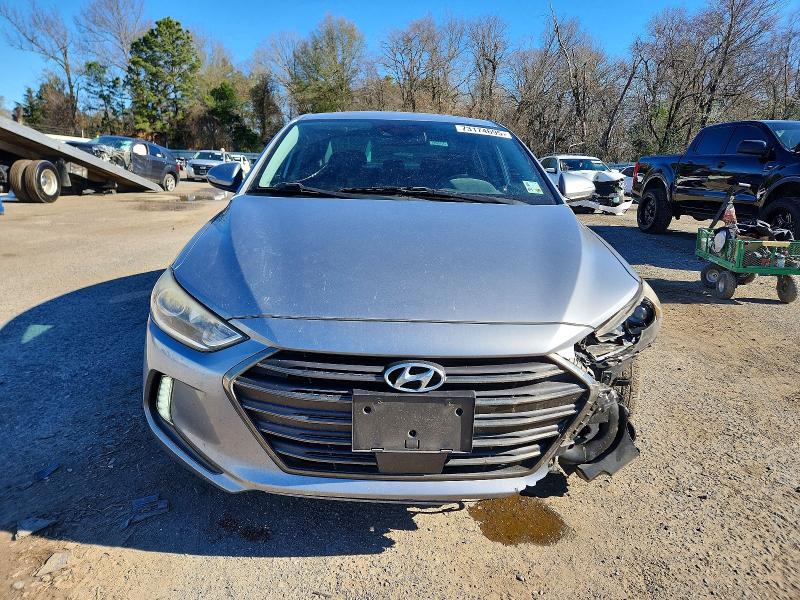 Фото 5 - HYUNDAI ELANTRA