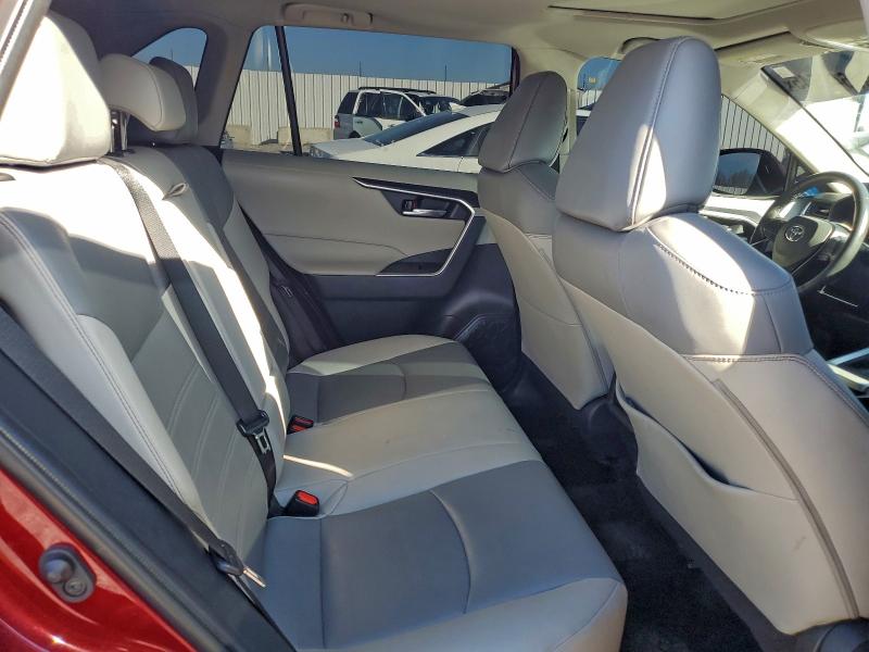 Фото 11 - TOYOTA RAV4