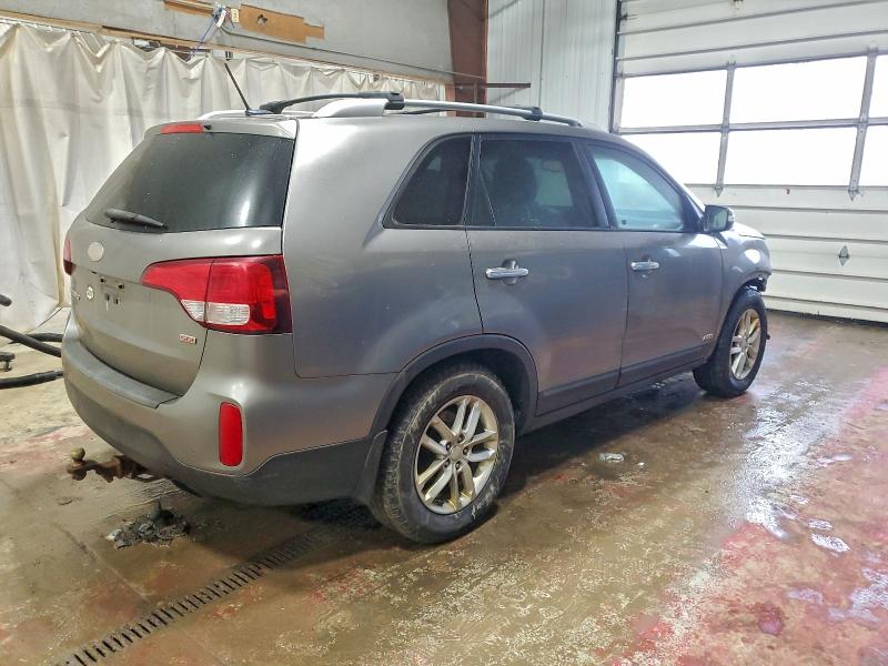 Фото 3 - KIA SORENTO