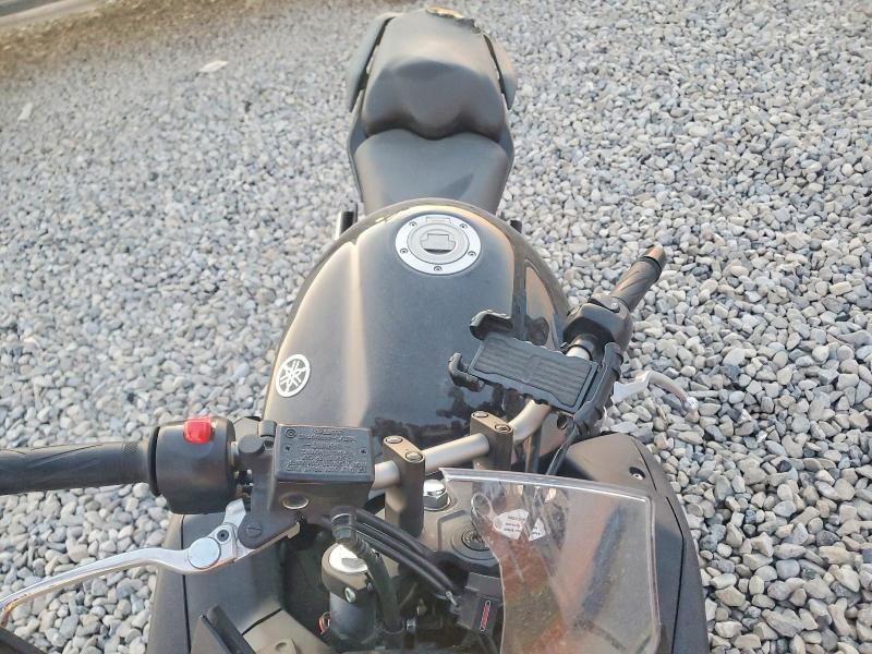 YAMAHA FZ600-800 2012