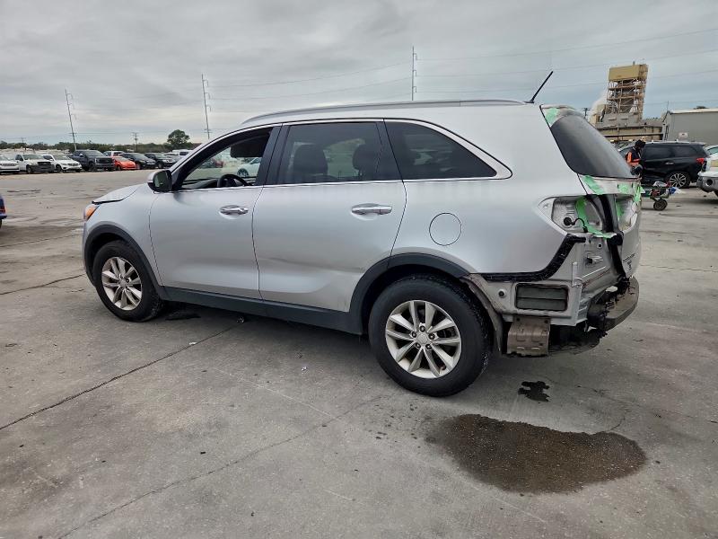 Фото 2 - KIA SORENTO