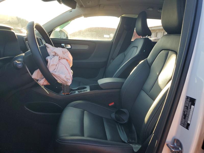 VOLVO XC40 CORE 2025 VIN YV4L12UJ5S2576566