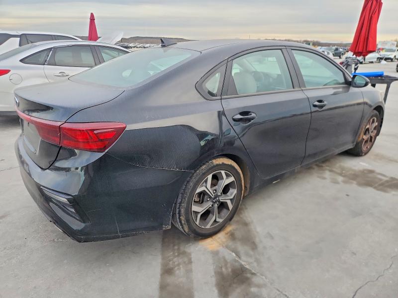 Фото 3 - KIA FORTE