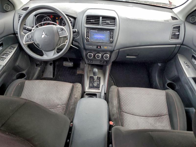 Фото 8 - MITSUBISHI OUTLANDER