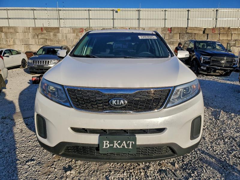 Фото 5 - KIA SORENTO