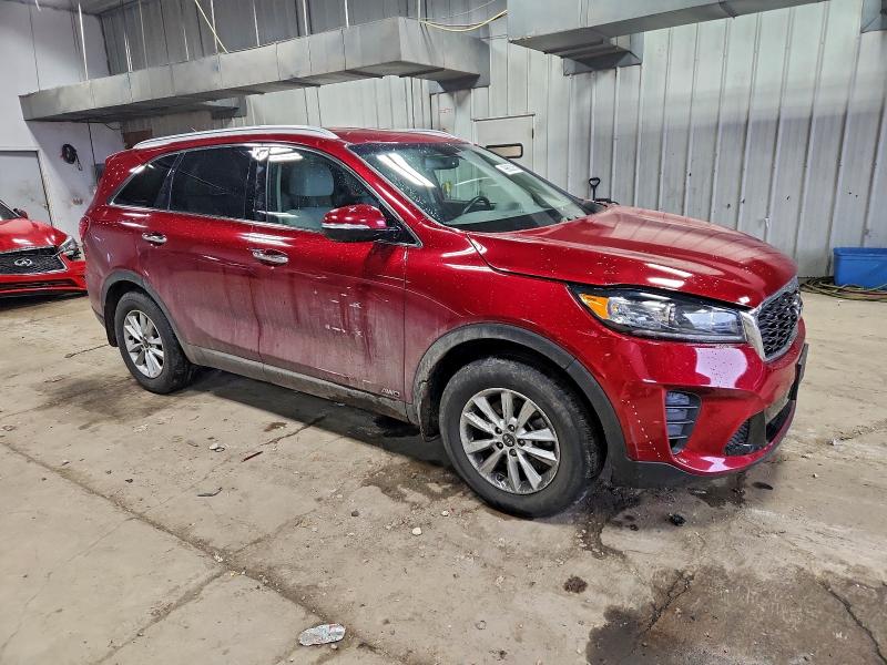 Фото 4 - KIA SORENTO