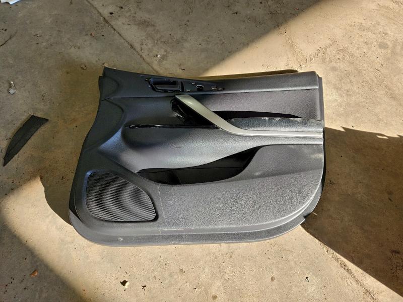 Фото 12 - MITSUBISHI ECLIPSE