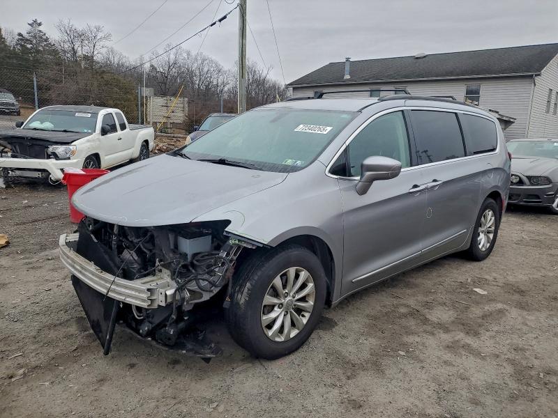 Фото 1 - CHRYSLER PACIFICA