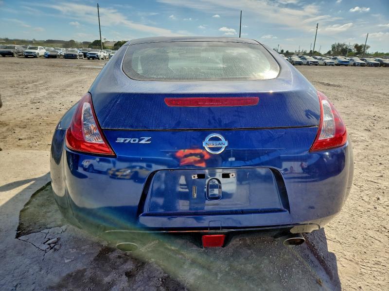 Фото 6 - NISSAN 370Z