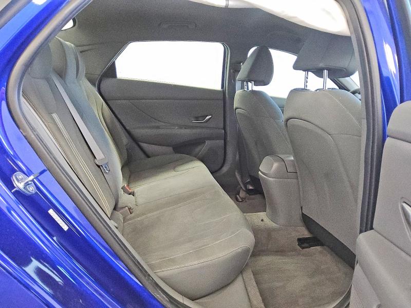 Фото 10 - HYUNDAI ELANTRA