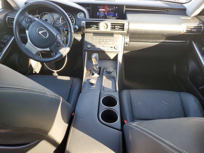 Фото 8 - LEXUS IS