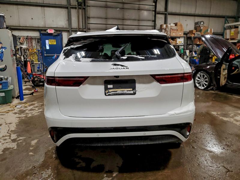 Фото 6 - JAGUAR F-PACE