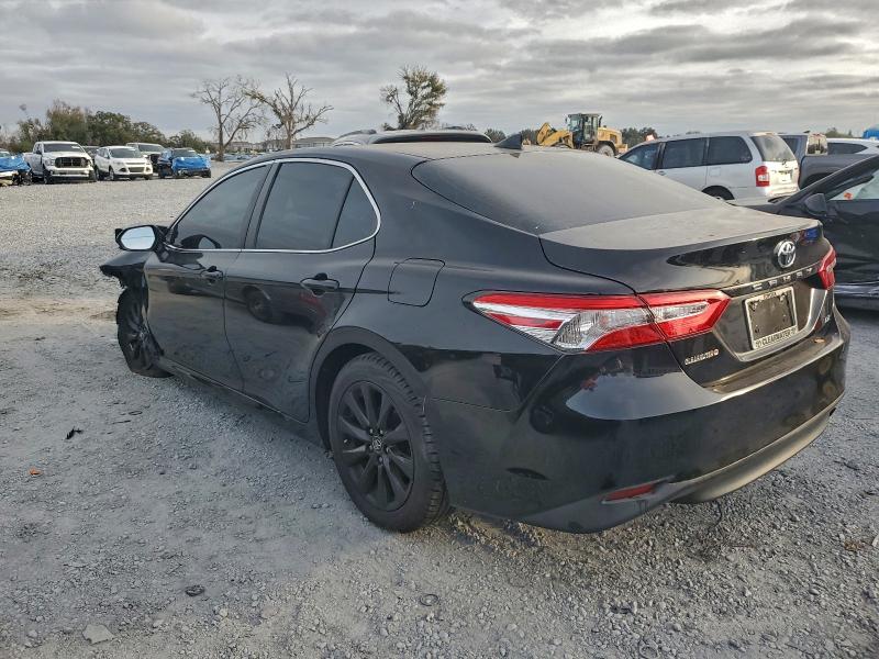 Фото 2 - TOYOTA CAMRY