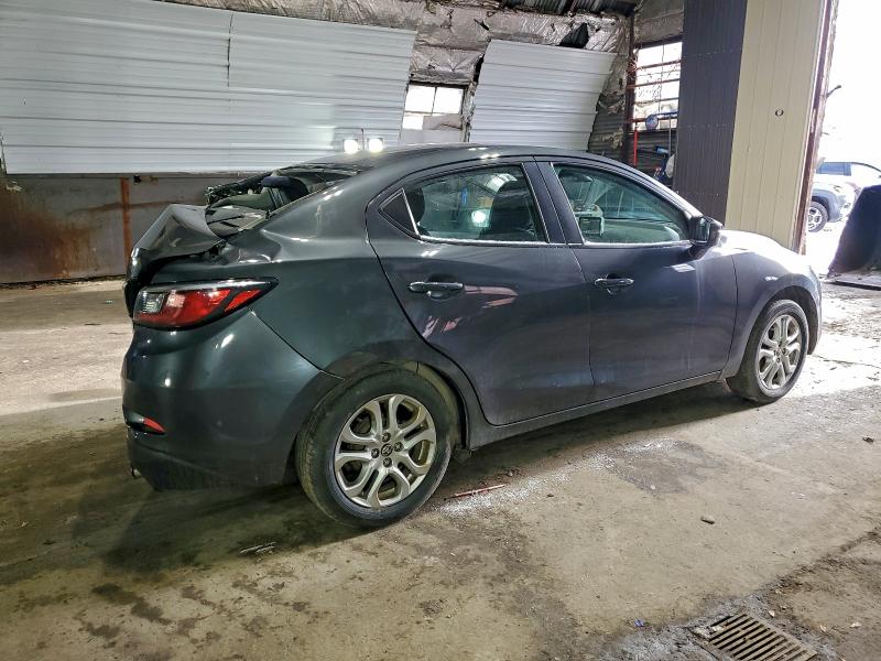 Фото 3 - TOYOTA YARIS