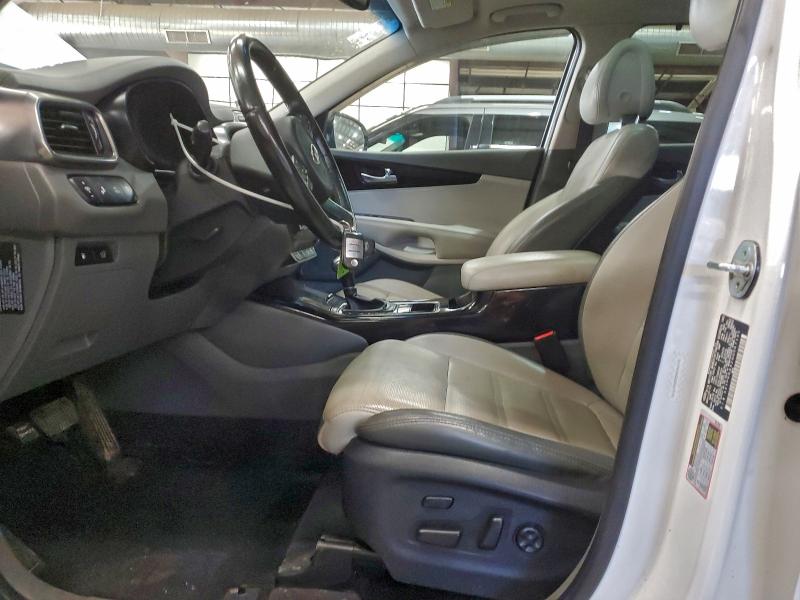 Фото 7 - KIA SORENTO