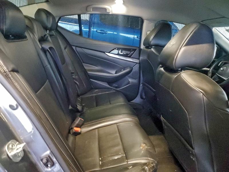 Фото 10 - NISSAN MAXIMA