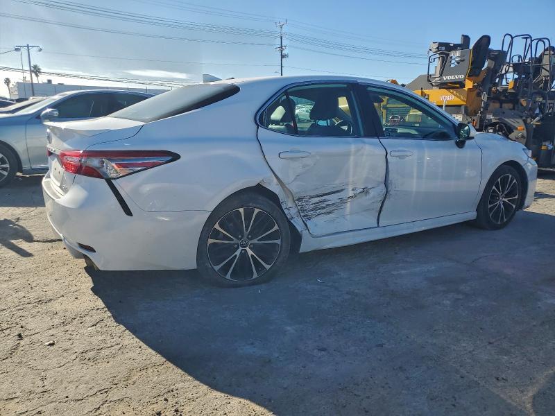 Фото 3 - TOYOTA CAMRY