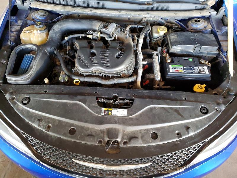 Фото 11 - CHRYSLER 200