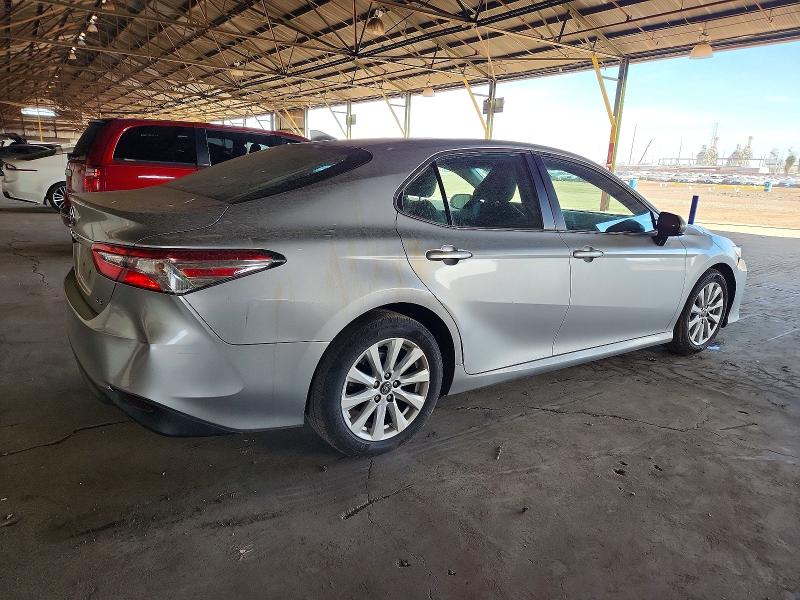 Фото 3 - TOYOTA CAMRY