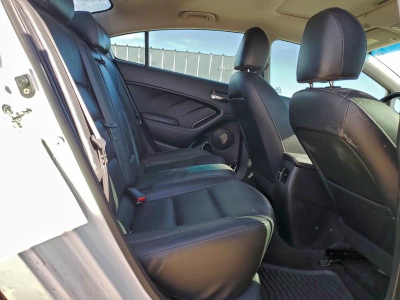 Фото 10 - KIA FORTE