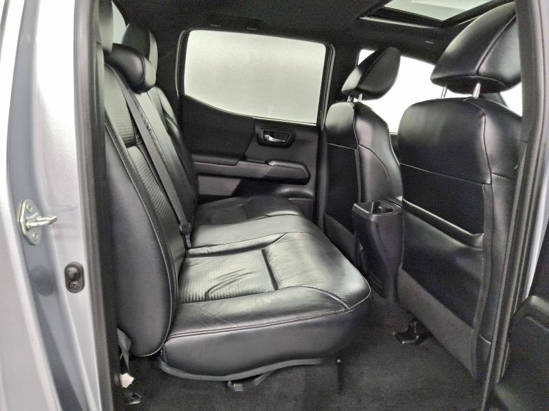 Фото 10 - TOYOTA TACOMA