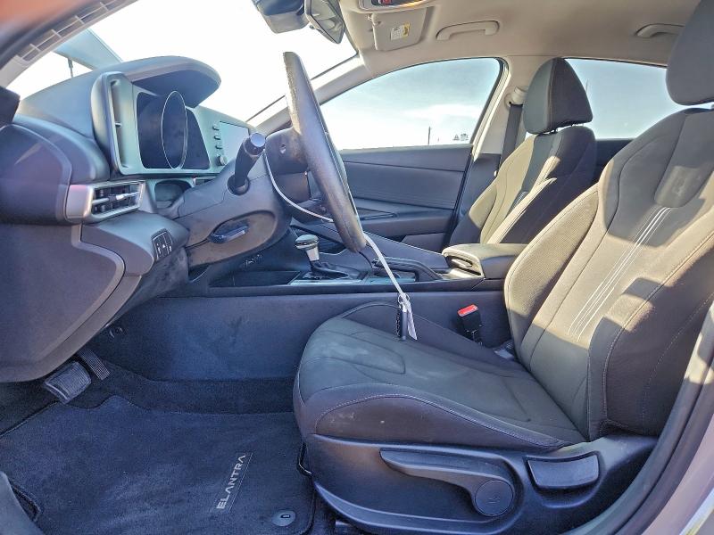 Фото 7 - HYUNDAI ELANTRA