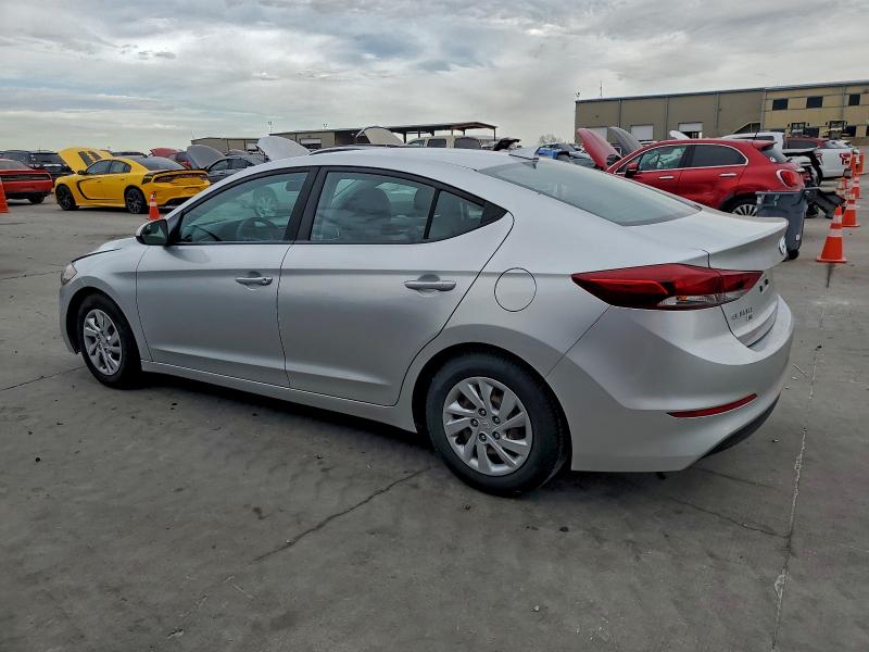 Фото 2 - HYUNDAI ELANTRA