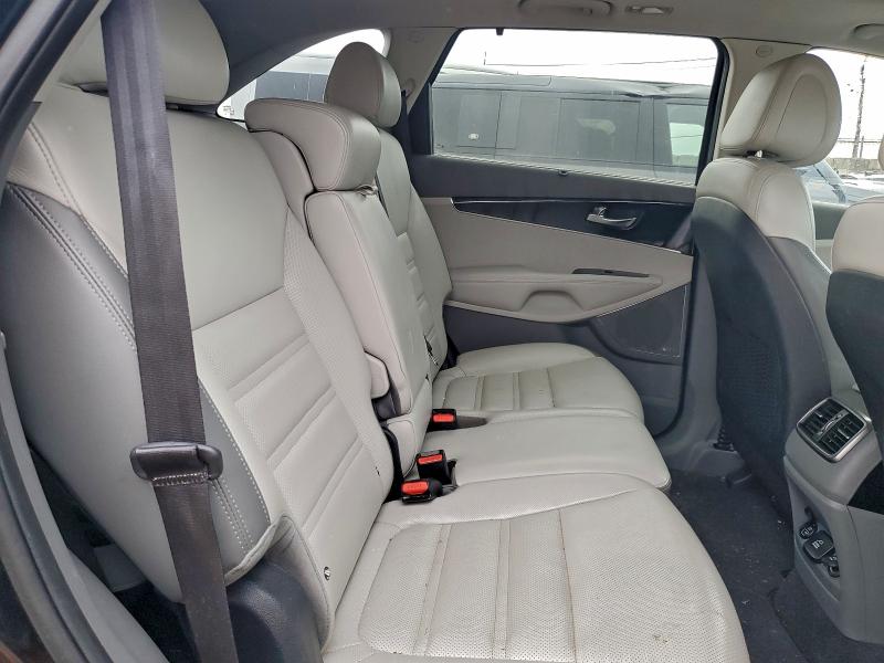 Фото 11 - KIA SORENTO