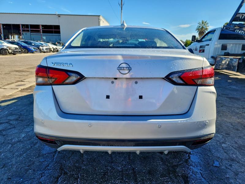 Фото 6 - NISSAN VERSA