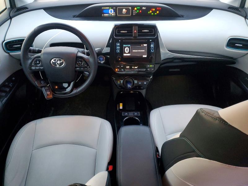 Фото 8 - TOYOTA PRIUS