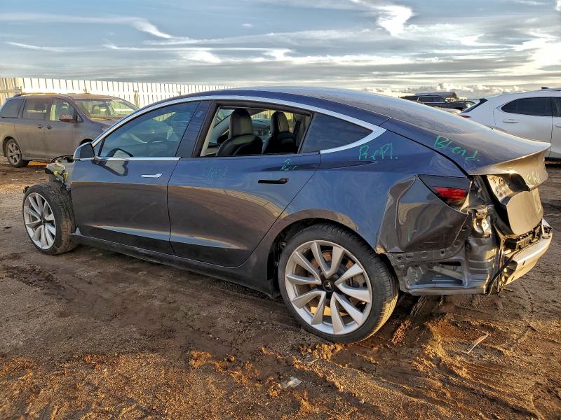Фото 2 - TESLA MODEL 3