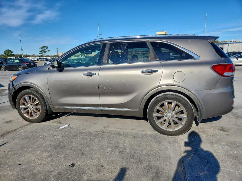 Фото 2 - KIA SORENTO