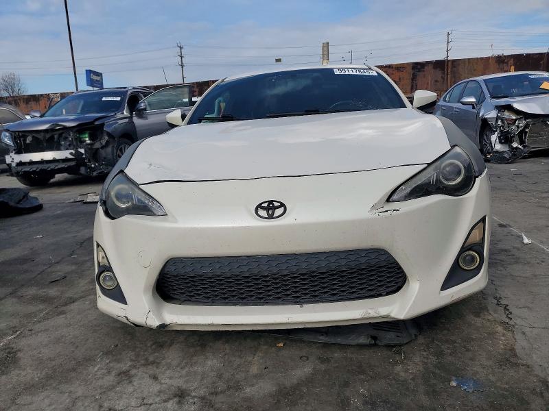 Фото 5 - TOYOTA SCION