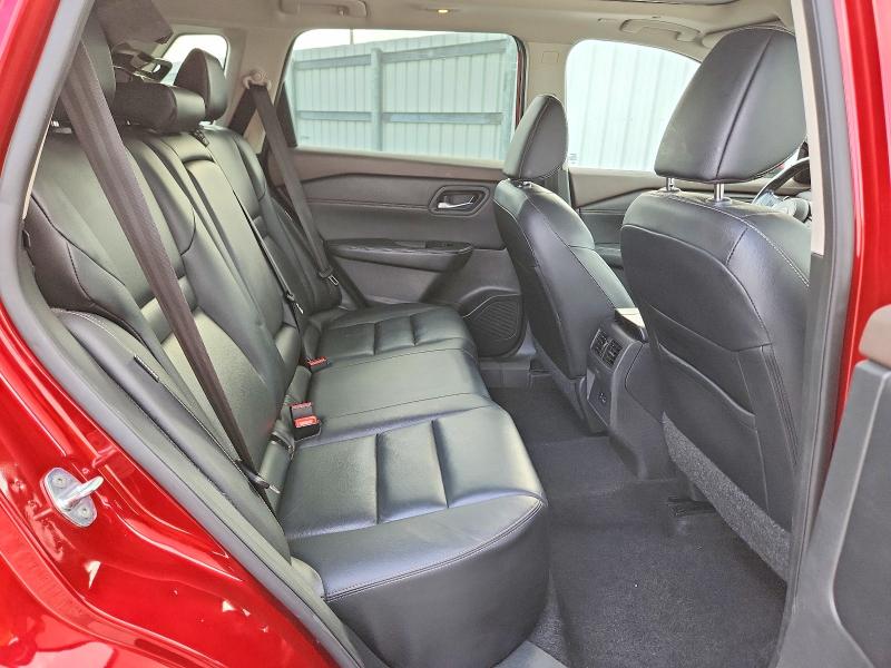 Фото 11 - NISSAN ROGUE