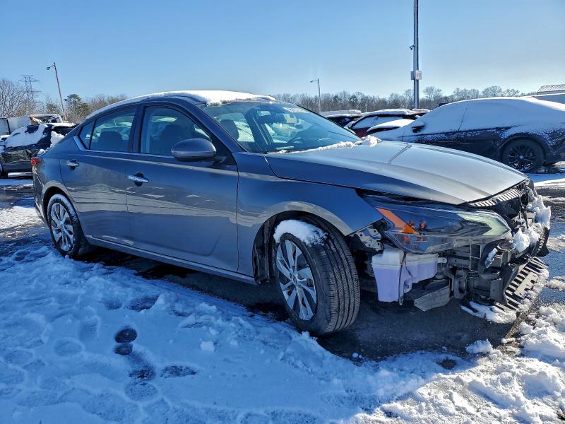 Фото 4 - NISSAN ALTIMA