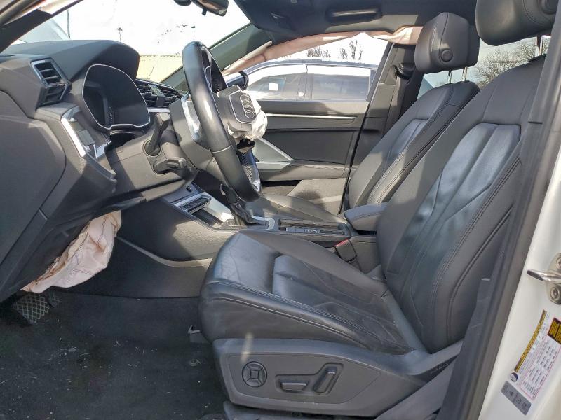 Фото 7 - AUDI Q3