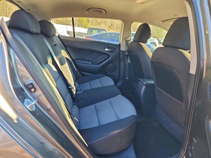 Фото 10 - KIA FORTE