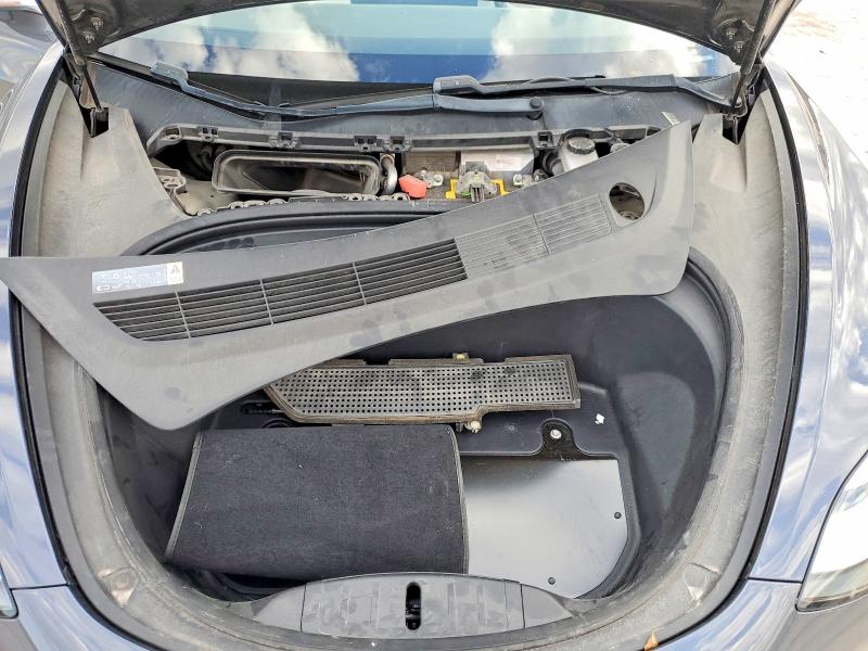 Фото 11 - TESLA MODEL 3